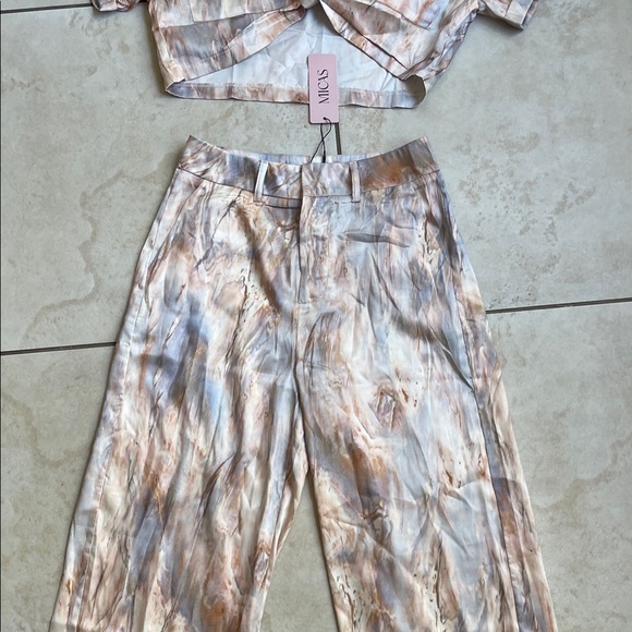 Micas Abstract Two-Piece Set - Picture 2 of 7